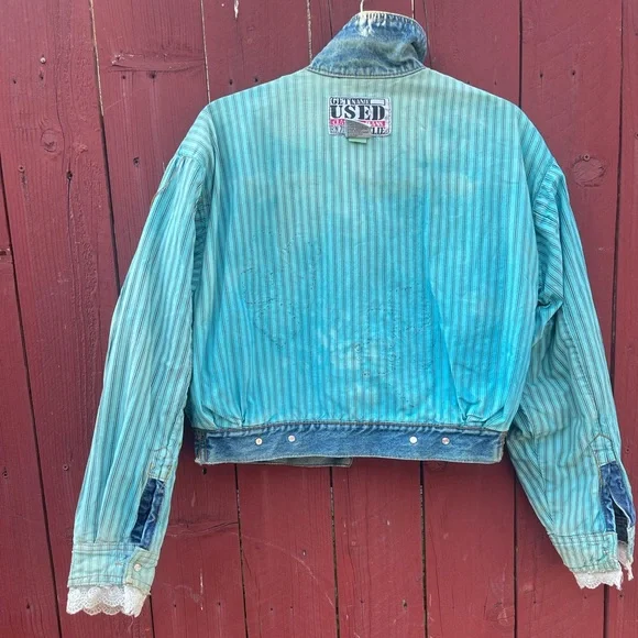 Blue and White Cropped Jean Jacket with Distressed Details - Picture 5 of 11